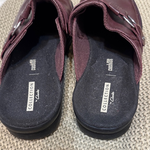 Clarks Burgundy Slip-On Clog Shoes - Picture 2 of 4